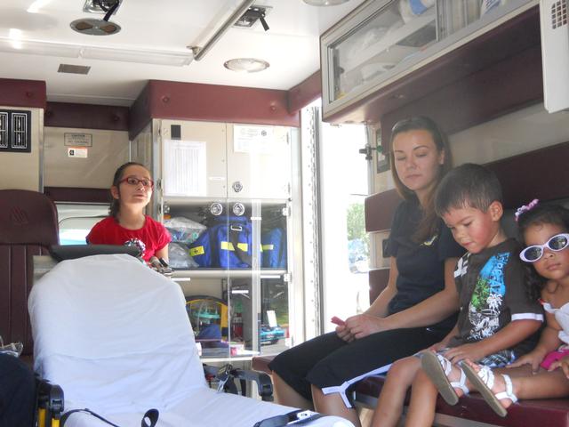 Katie Drummond answering questions from her young audience.
2011